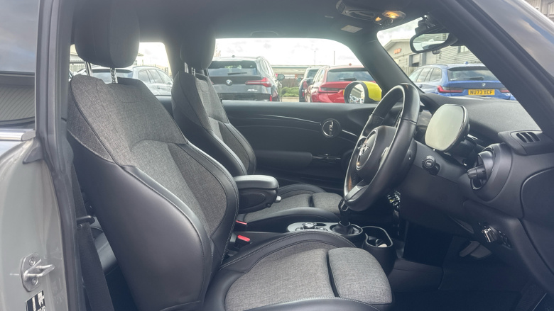 MINI Hatchback 135kW Cooper S Level 2 33kWh 3dr Auto Electric Hatchback